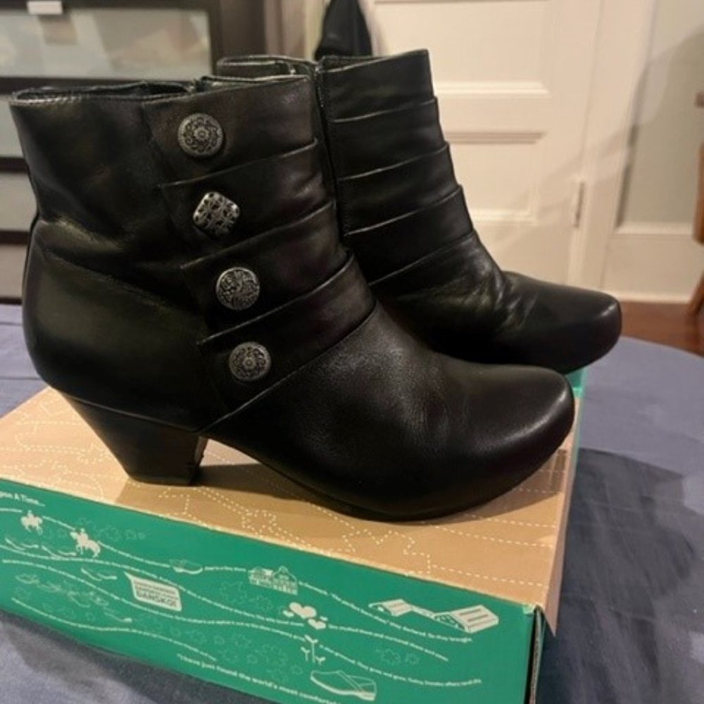 Dansko boot size 37